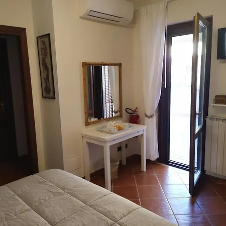 L'albicocco Ladispoli